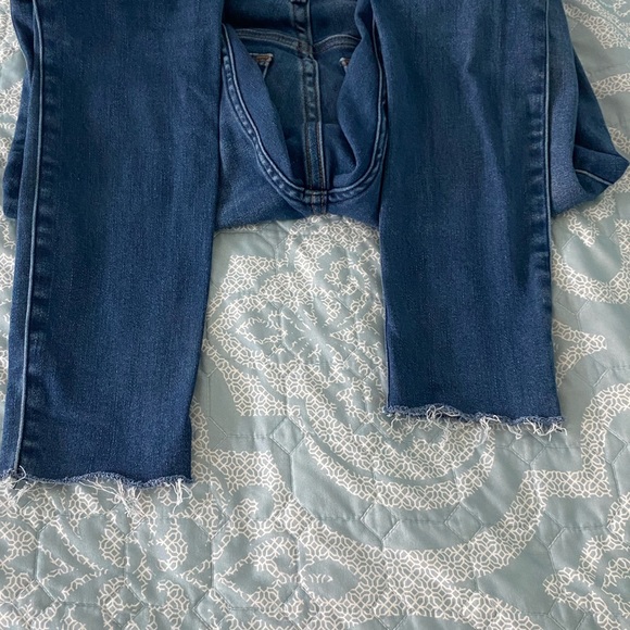 Maternity: Abercrombie and Fitch - The Jean Legging Maternity - Picture 4 of 6